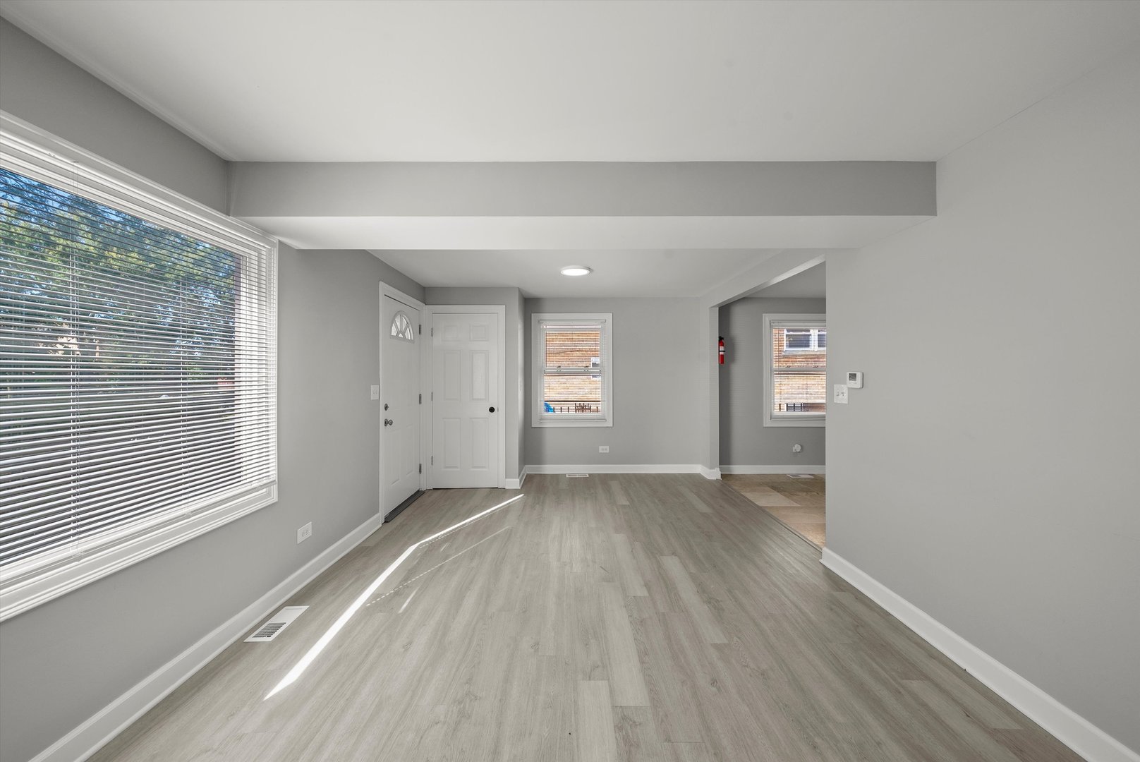 6040 West 79th Street Burbank, IL 60459 - Photo 9 of 34