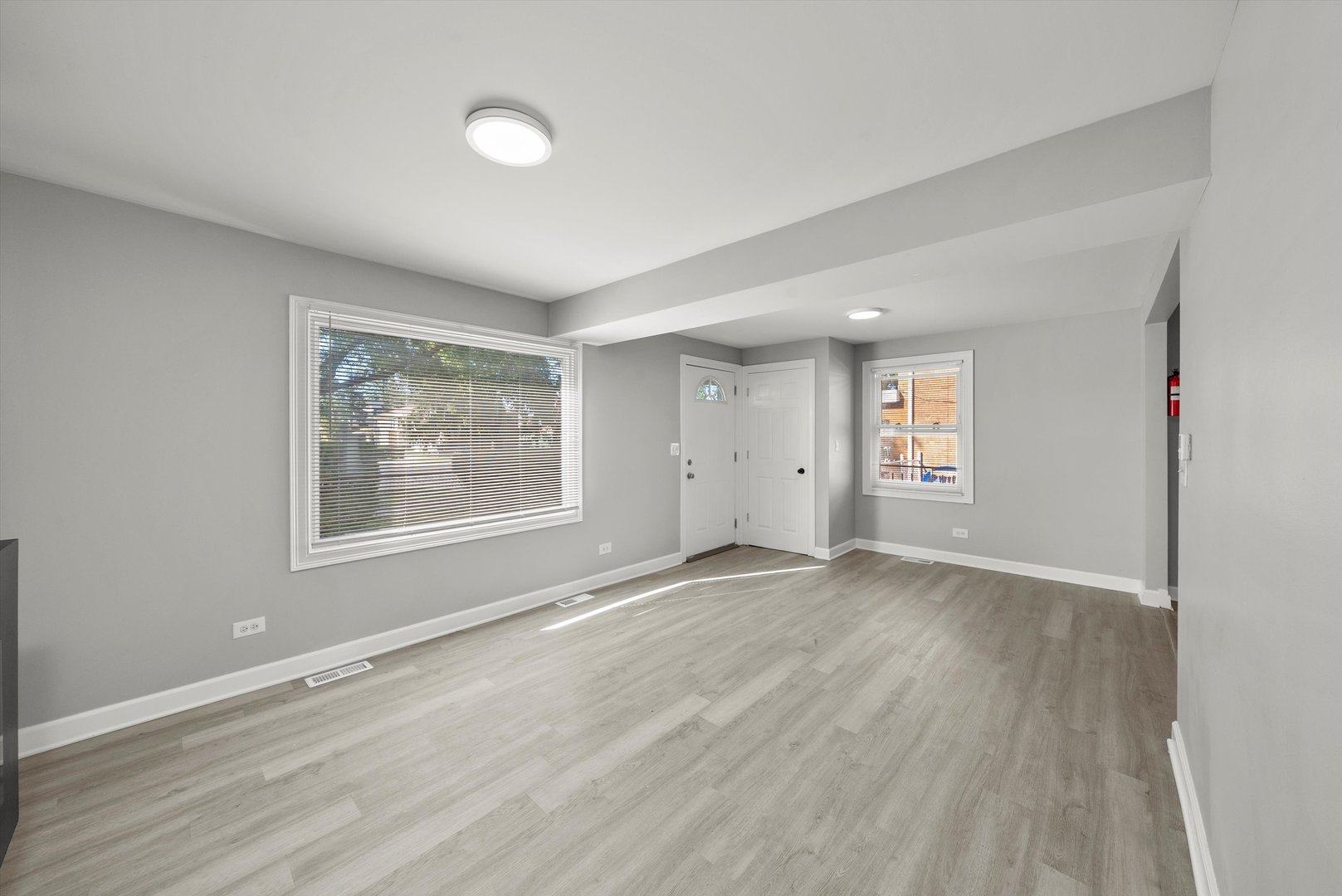 6040 West 79th Street Burbank, IL 60459 - Photo 10 of 34