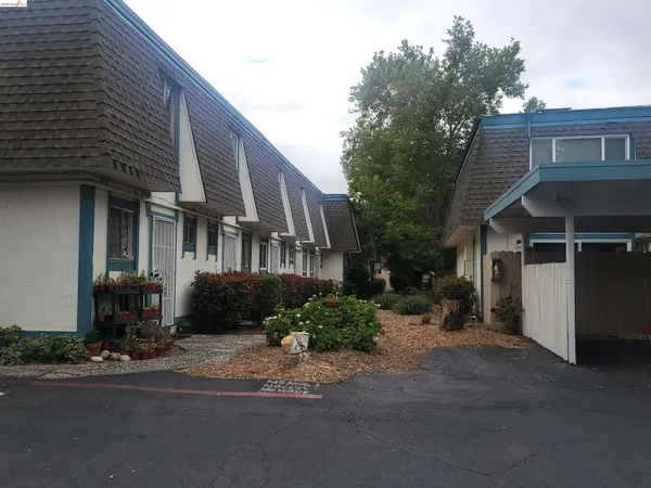 $320,000 | 3905 Clayton Road, Unit 12, Concord, CA 94521