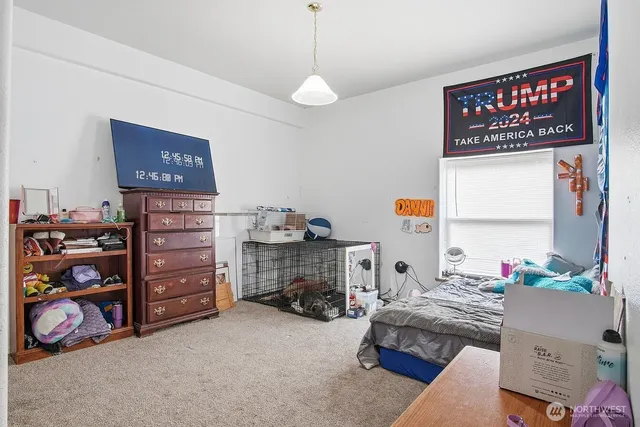 a view of a workspace with furniture