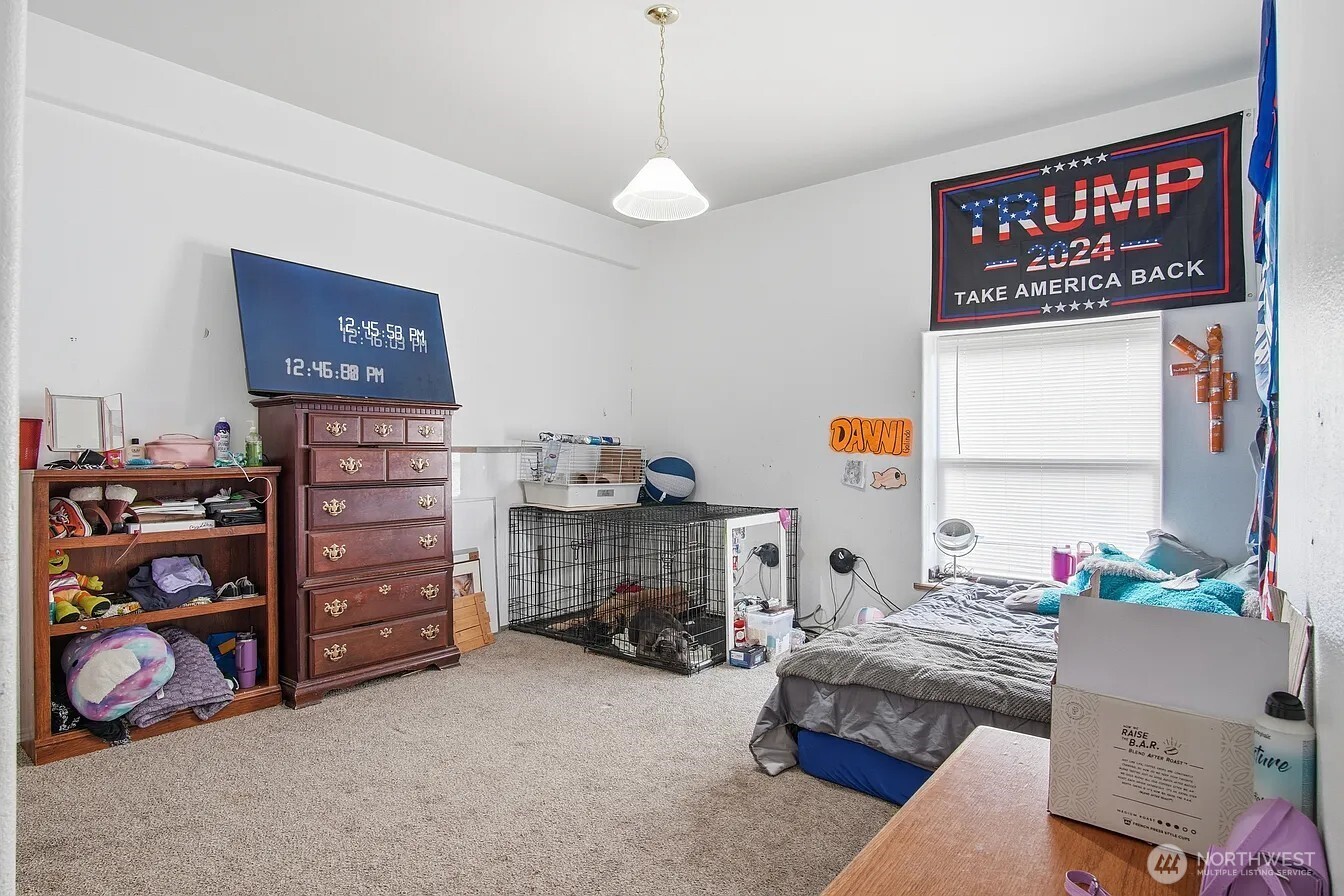 261 Hardy Road Lamont, WA 99017 - Photo 20 of 40 a view of a workspace with furniture