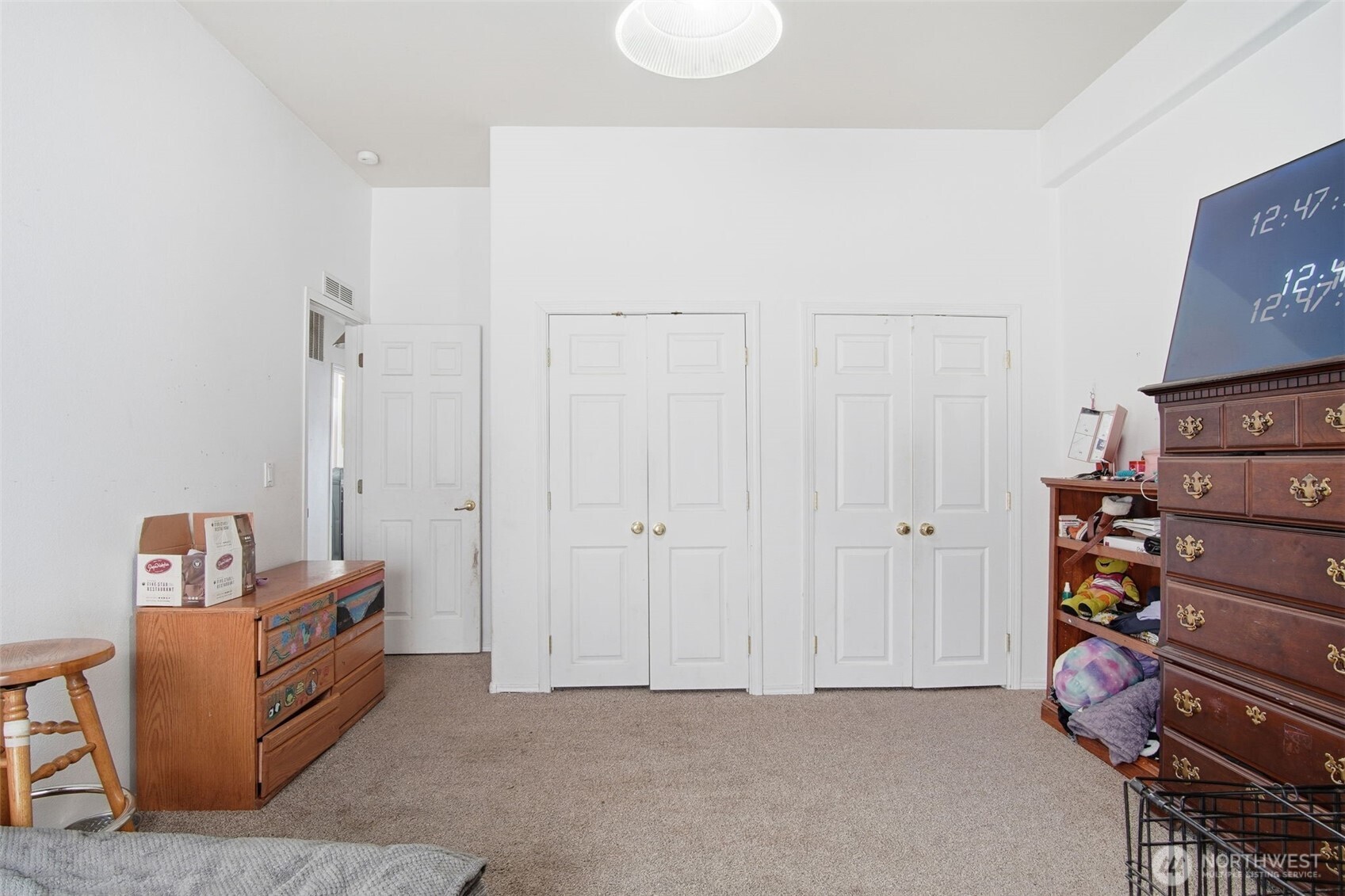 261 Hardy Road Lamont, WA 99017 - Photo 21 of 40 a view of room with lounge chair