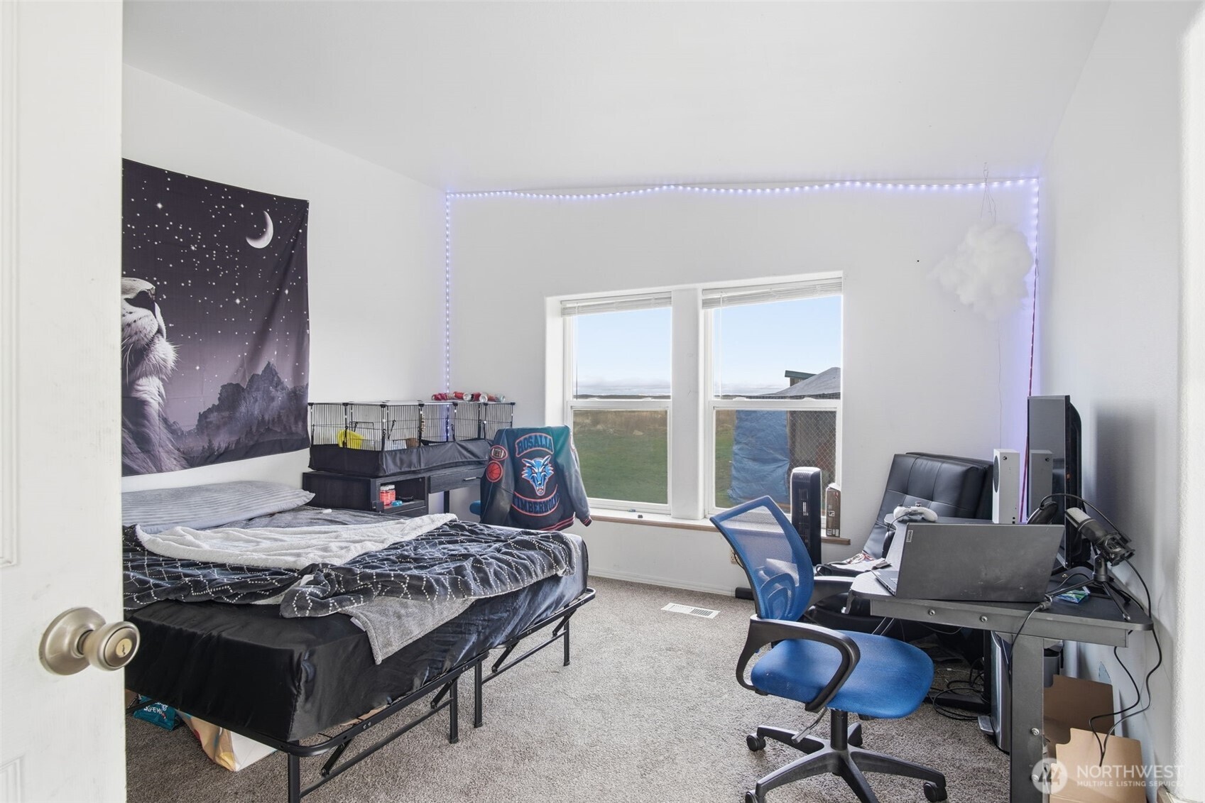 261 Hardy Road Lamont, WA 99017 - Photo 25 of 40 a view of a workspace with furniture