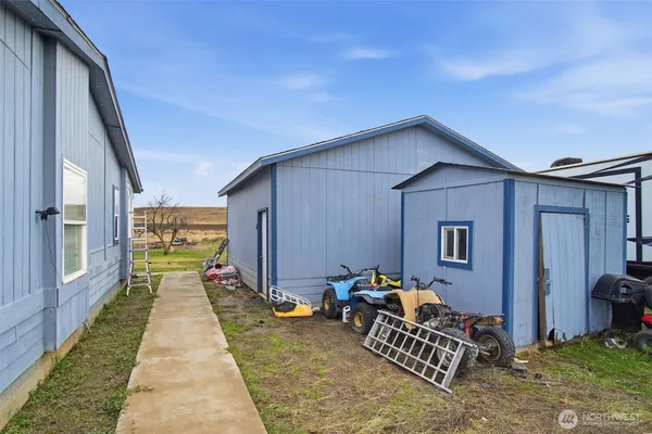 $310,000 | 261 Hardy Road, Lamont, WA 99017