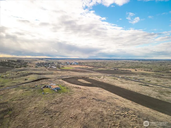 $310,000 | 261 Hardy Road, Lamont, WA 99017