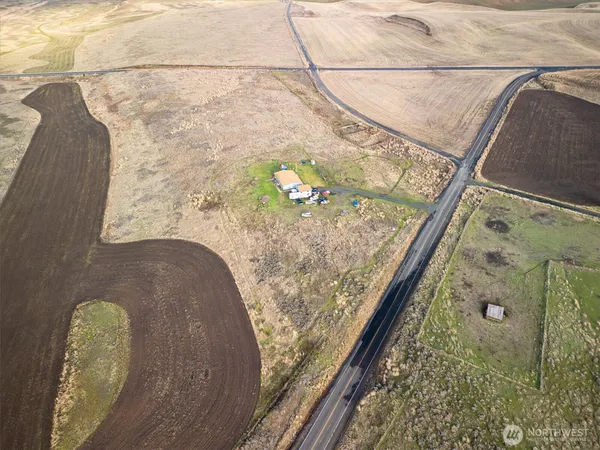 $310,000 | 261 Hardy Road, Lamont, WA 99017