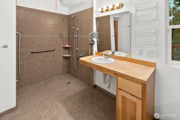 $799,950 | 6327 Polk Place, Everett, WA 98203