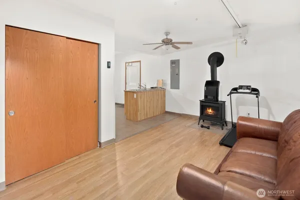 $799,950 | 6327 Polk Place, Everett, WA 98203