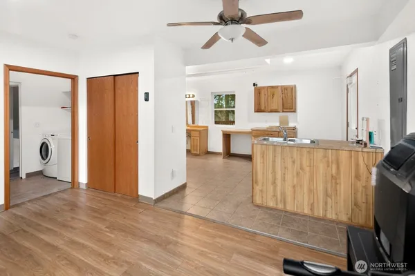 $799,950 | 6327 Polk Place, Everett, WA 98203