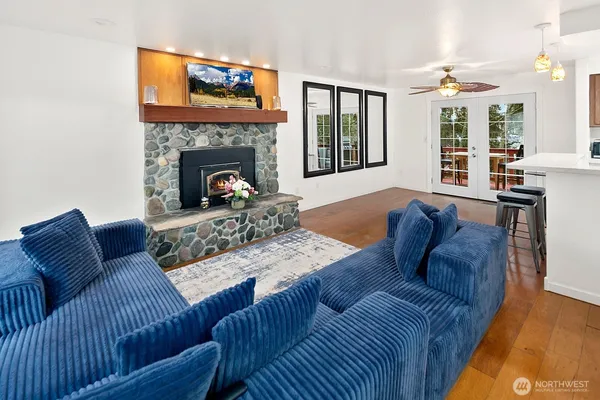 $799,950 | 6327 Polk Place, Everett, WA 98203