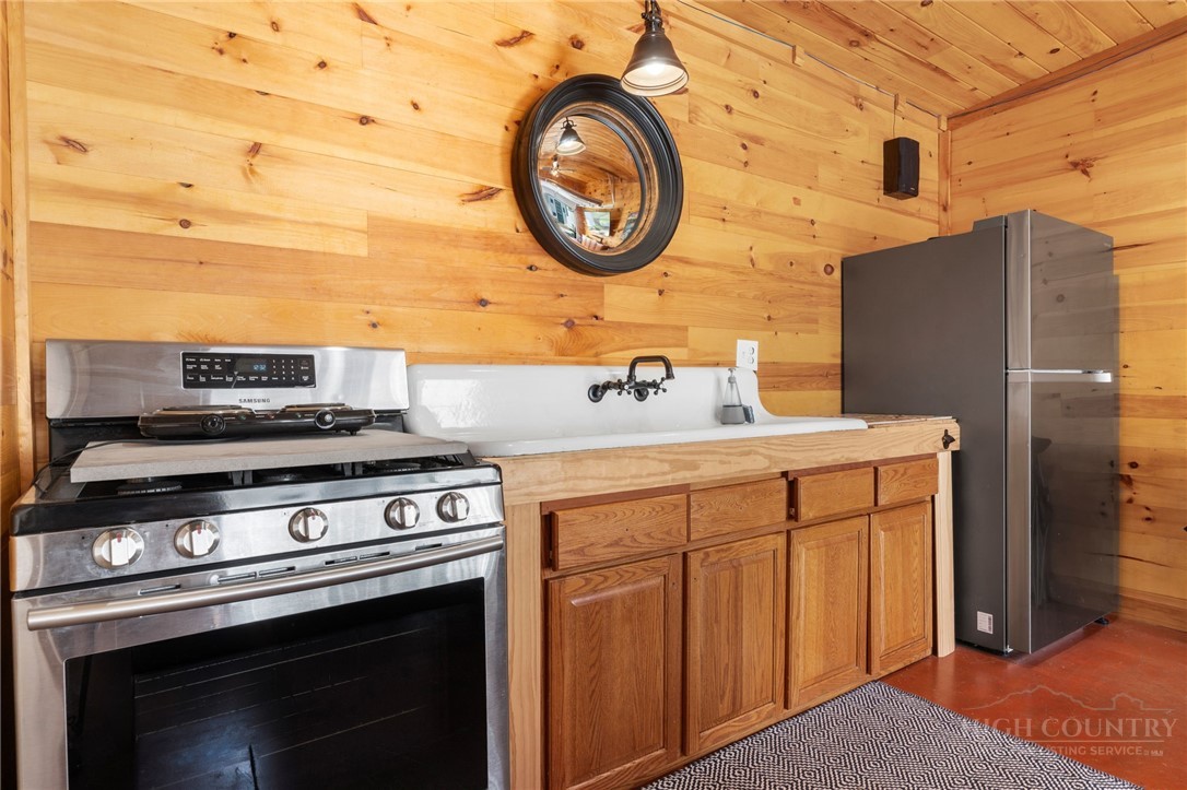 207 Main Street Butler, TN 37640 - Photo 24 of 50