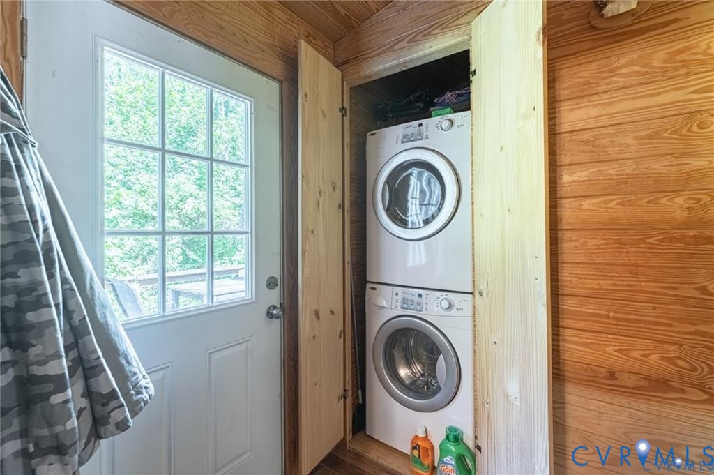 3230 Richmond Road Amelia Court House, VA 23002 - Photo 5 of 6 a utility room with dryer and washer