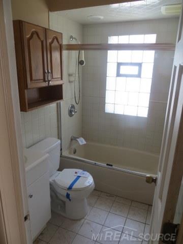 14731 Agnes Avenue Eastpointe, MI 48021 - Photo 9 of 13