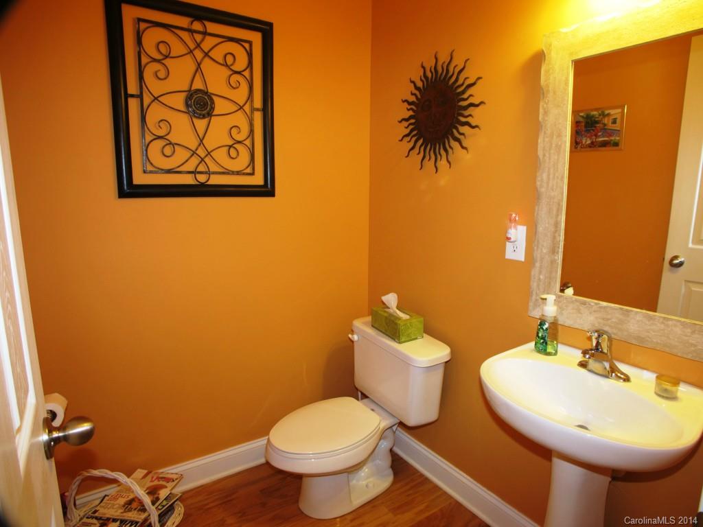 1936 Yaupon Road Charlotte, NC 28215 - Photo 12 of 21 Gallery Image 12