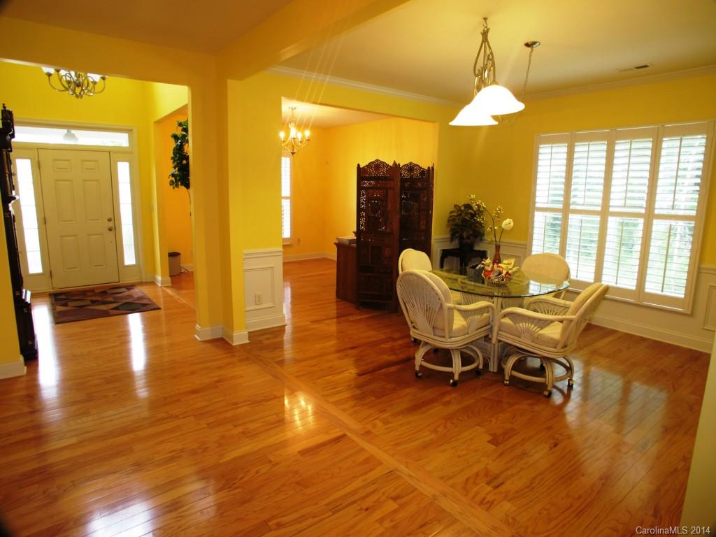 1936 Yaupon Road Charlotte, NC 28215 - Photo 4 of 21 Gallery Image 4