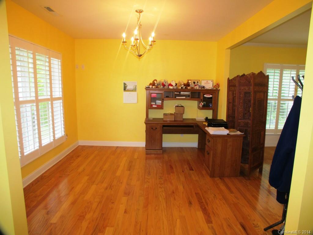 1936 Yaupon Road Charlotte, NC 28215 - Photo 5 of 21 Gallery Image 5