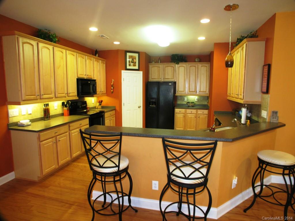 1936 Yaupon Road Charlotte, NC 28215 - Photo 8 of 21 Gallery Image 8