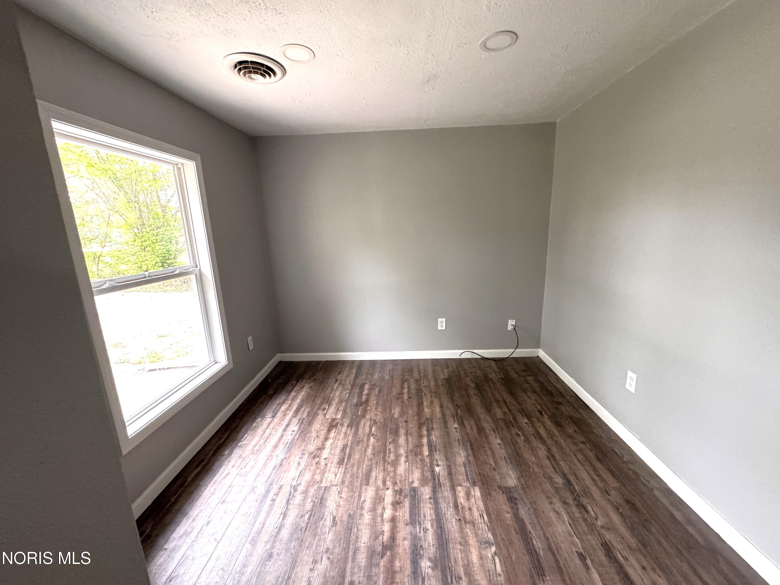 6143 Seaman Road Oregon, OH 43616 - Photo 21 of 28 IMG_7072