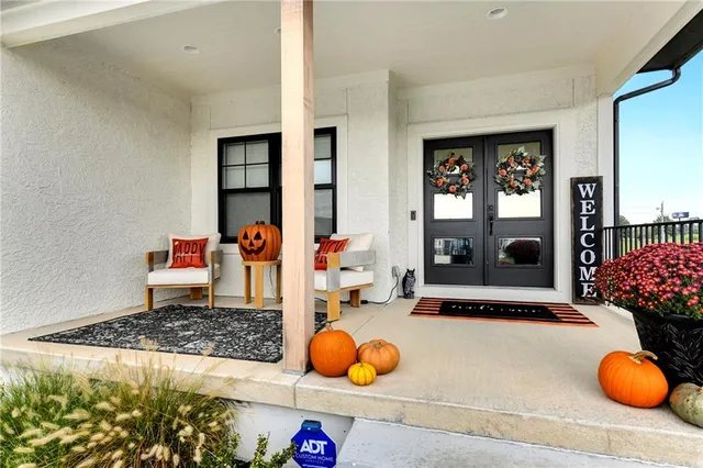 $685,000 | 2613 Northeast Amanda Lane, Blue Springs, MO 64029