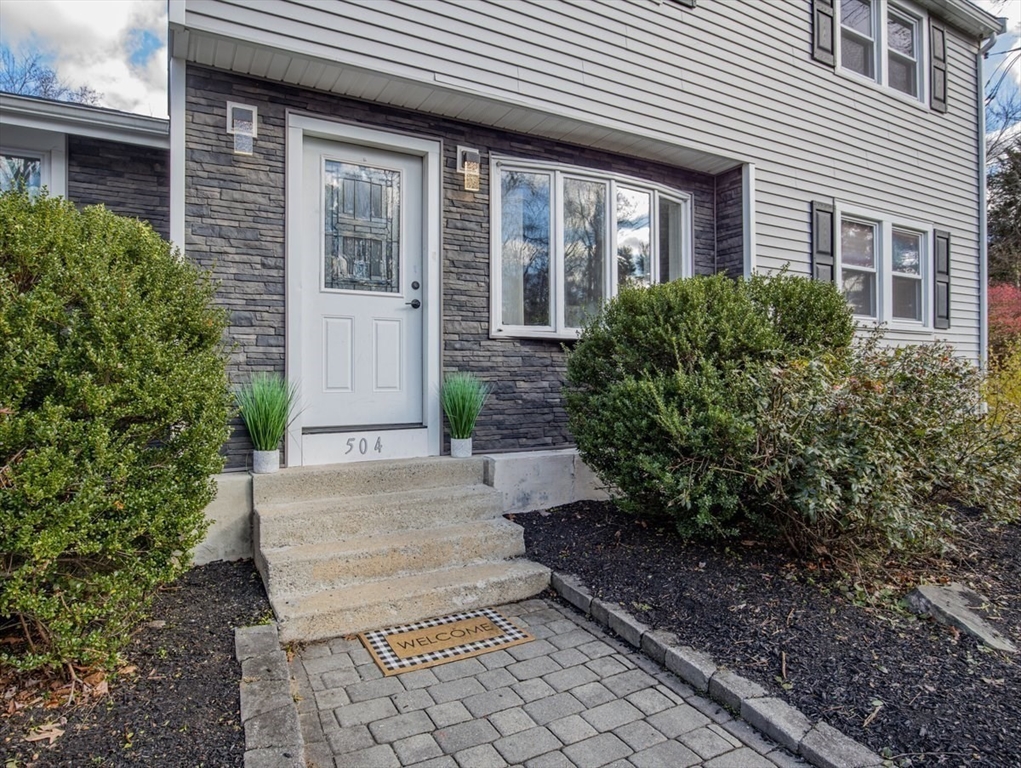 504 York Street Canton, MA 02021 - Photo 6 of 40 Gallery Image 6