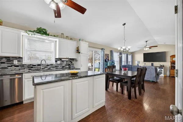 $245,000 | 35 Swaying Pine Lane, Winfield, MO 63389