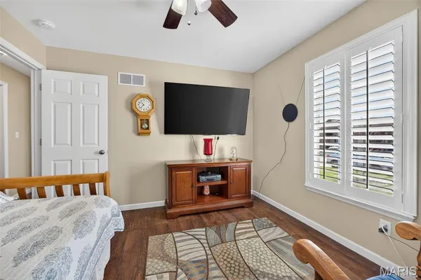 $245,000 | 35 Swaying Pine Lane, Winfield, MO 63389