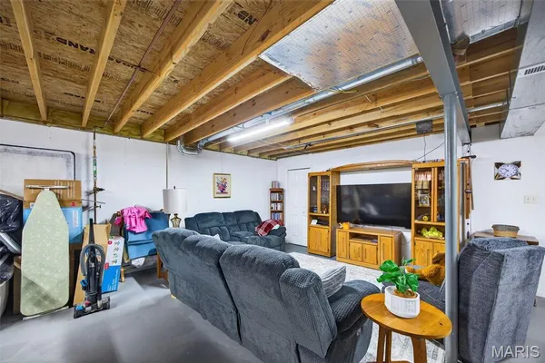 $245,000 | 35 Swaying Pine Lane, Winfield, MO 63389