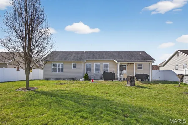 $245,000 | 35 Swaying Pine Lane, Winfield, MO 63389