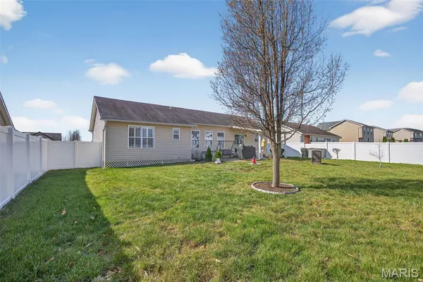 $245,000 | 35 Swaying Pine Lane, Winfield, MO 63389