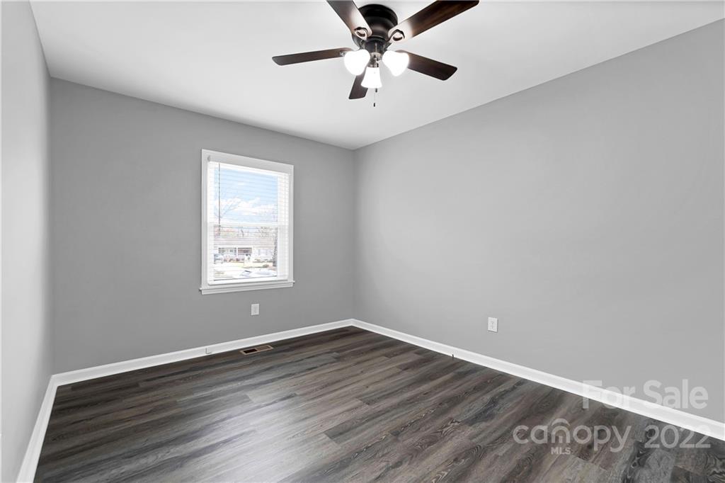 1733 Magnum Road Hickory, NC 28602 - Photo 12 of 29 Gallery Image 12