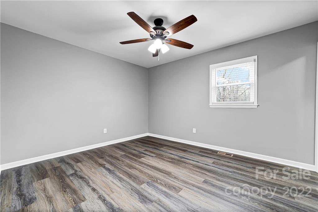 1733 Magnum Road Hickory, NC 28602 - Photo 16 of 29 Gallery Image 16