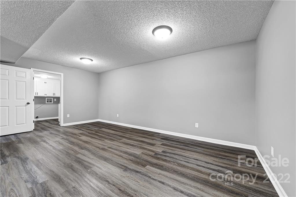 1733 Magnum Road Hickory, NC 28602 - Photo 23 of 29 Gallery Image 23