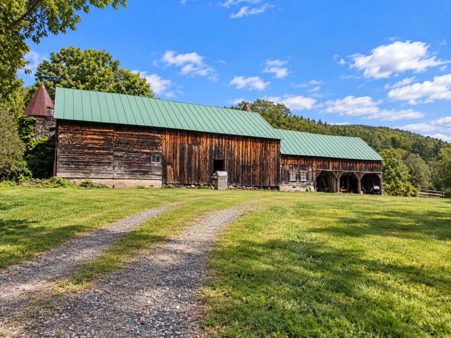 72 Wood Road Hartford, VT 05059 - Photo 4 of 11 Gallery Image 4