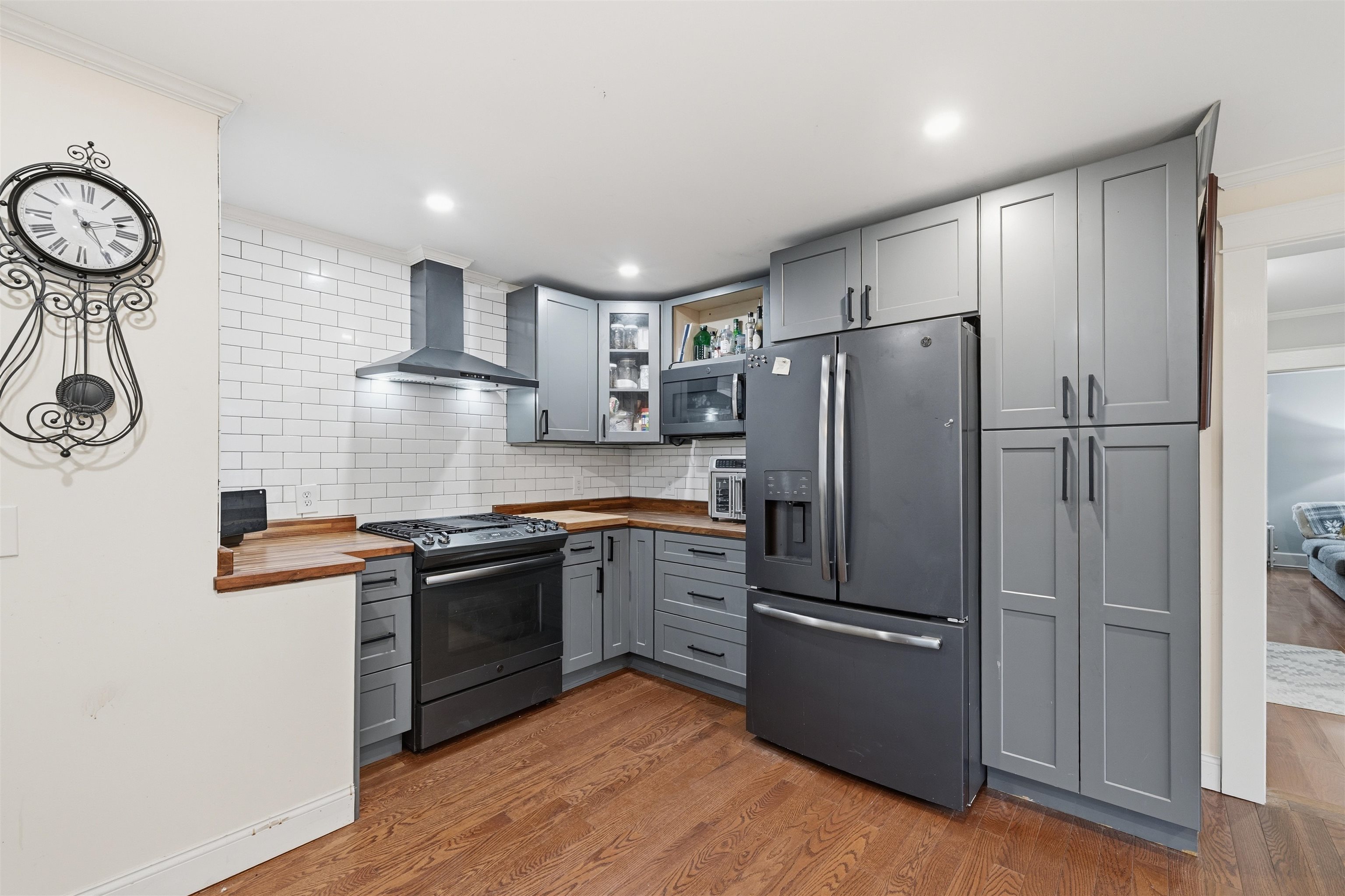 761 Amherst Street Manchester, NH 03104 - Photo 6 of 32