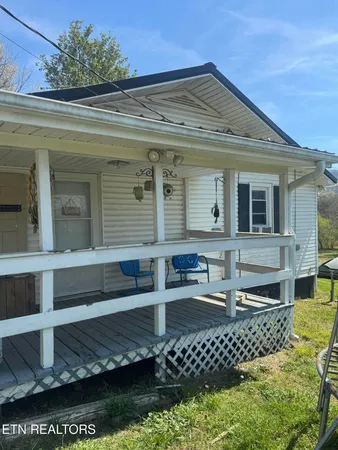 $129,900 | 140 Phipps Drive, Washburn, TN 37888