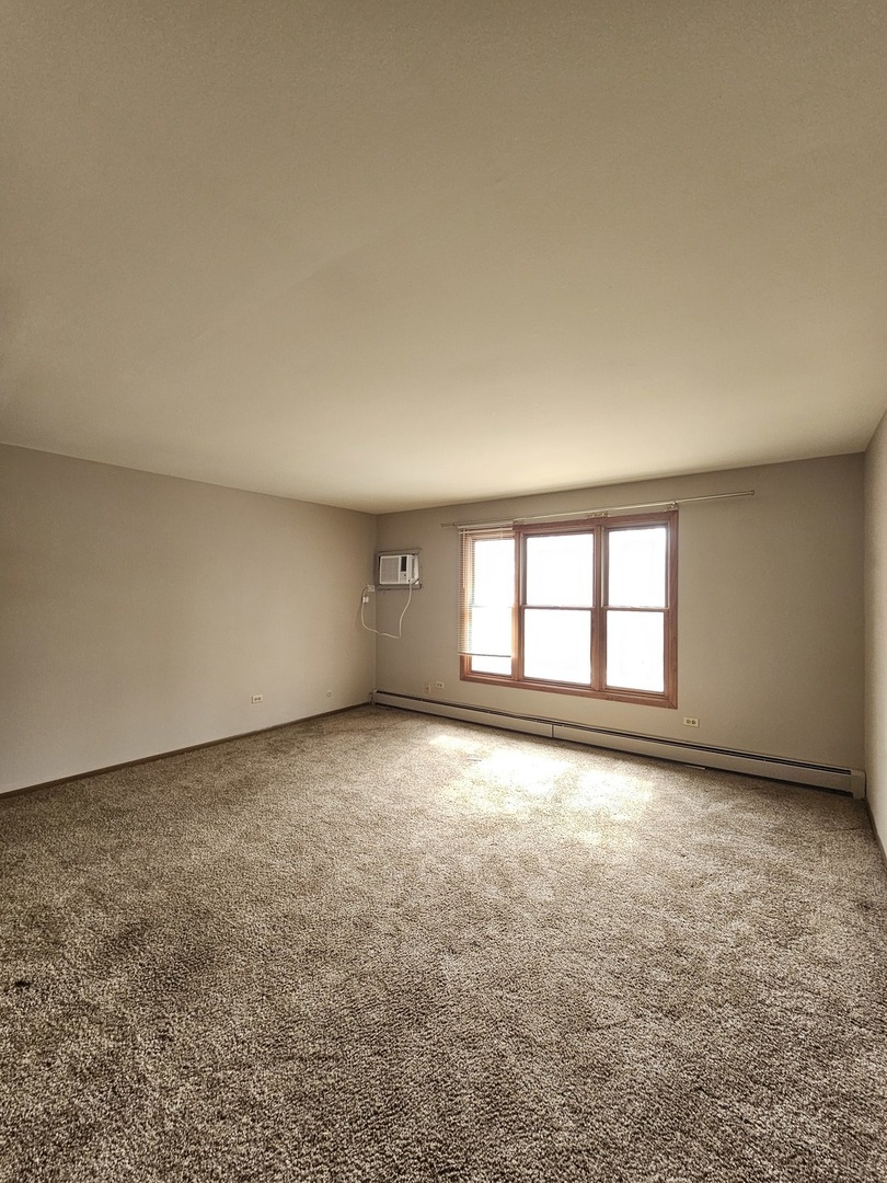 1450 Getzelman Drive, Unit 2E Elgin, IL 60123 - Photo 7 of 8