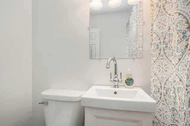 $220,000 | 1042 East Mosel Avenue, Kalamazoo, MI 49004