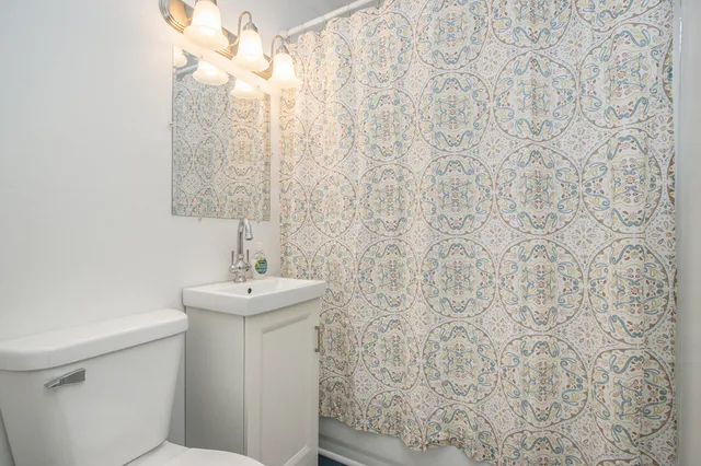 $220,000 | 1042 East Mosel Avenue, Kalamazoo, MI 49004