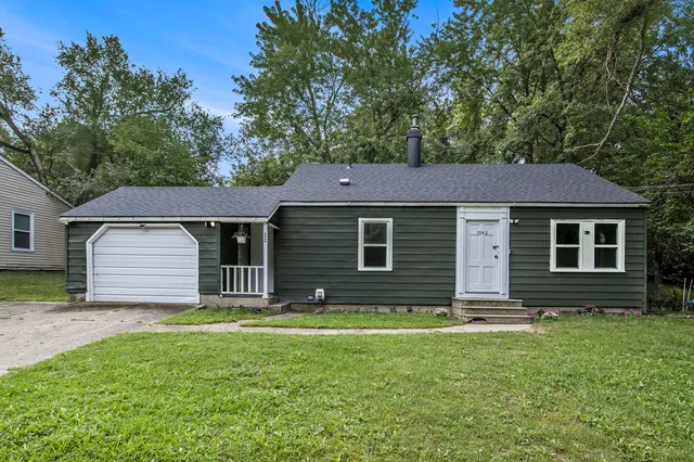 $220,000 | 1042 East Mosel Avenue, Kalamazoo, MI 49004