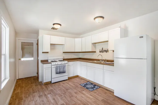 $220,000 | 1042 East Mosel Avenue, Kalamazoo, MI 49004