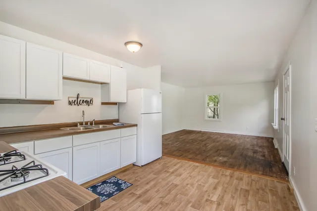 $220,000 | 1042 East Mosel Avenue, Kalamazoo, MI 49004