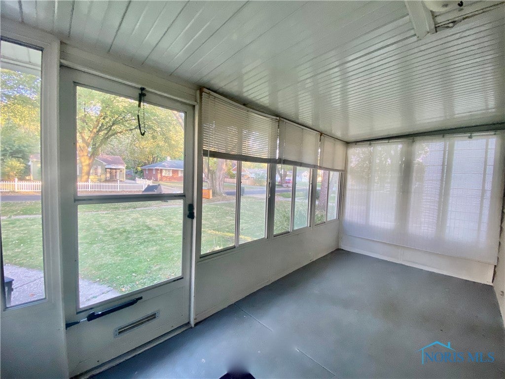 749 Cuthbert Road Toledo, OH 43607 - Photo 3 of 27 Gallery Image 3