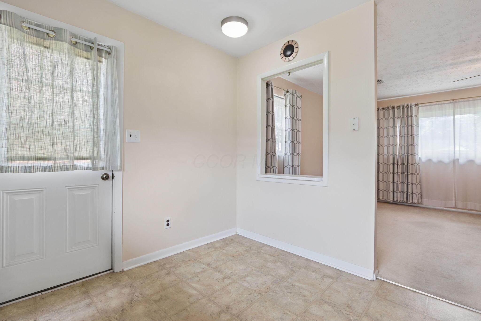 1267 Striebel Road Columbus, OH 43227 - Photo 10 of 28 11-web-or-mls-1267-striebel-rd