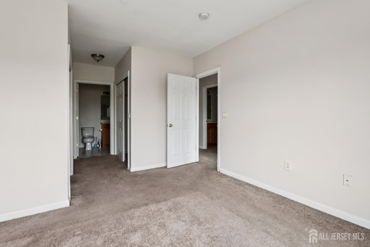 368 Rector Street, Unit 421 Perth Amboy, NJ 08861 - Photo 23 of 37 a view of an empty room and closet