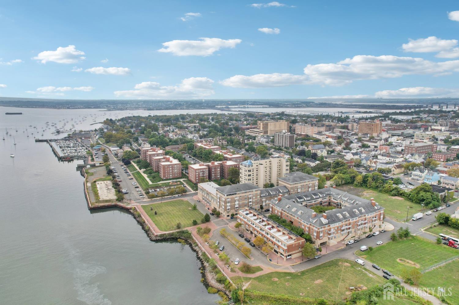 368 Rector Street, Unit 421 Perth Amboy, NJ 08861 - Photo 27 of 37 a view of a city