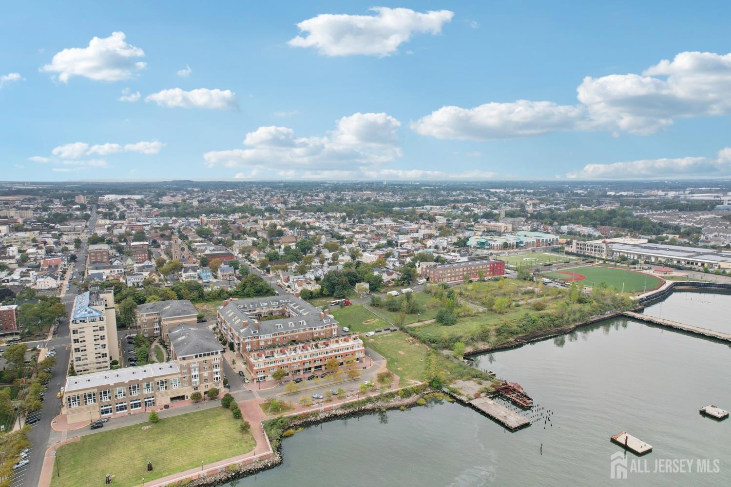 368 Rector Street, Unit 421 Perth Amboy, NJ 08861 - Photo 30 of 37 an aerial view of a city