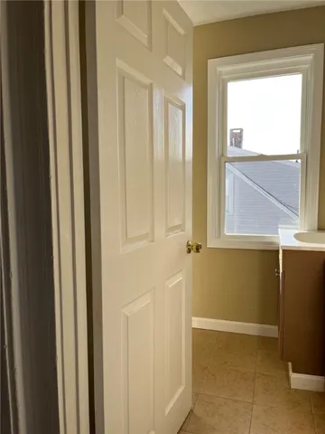 $1,500 | 5 Ryan Avenue, Unit 3, Bristol, RI 02809