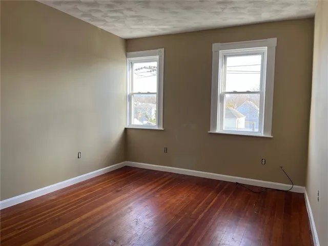 $1,500 | 5 Ryan Avenue, Unit 3, Bristol, RI 02809