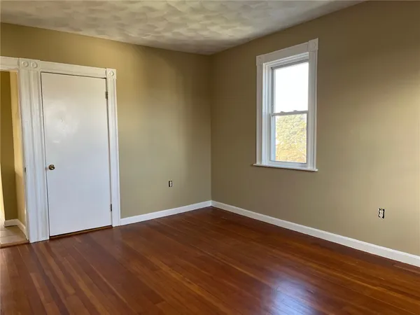 $1,500 | 5 Ryan Avenue, Unit 3, Bristol, RI 02809