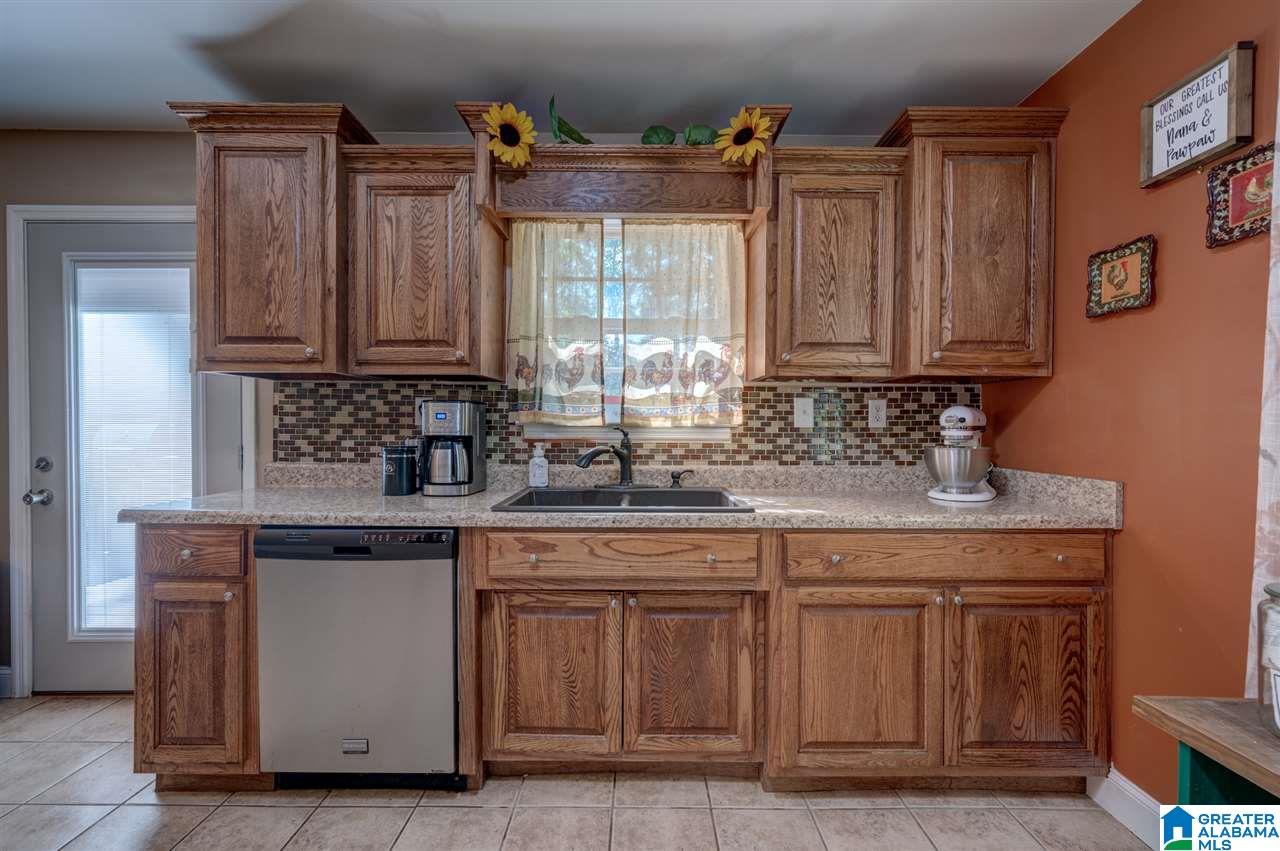 1023 Mountain Lake Road Warrior, AL 35180 - Photo 4 of 29